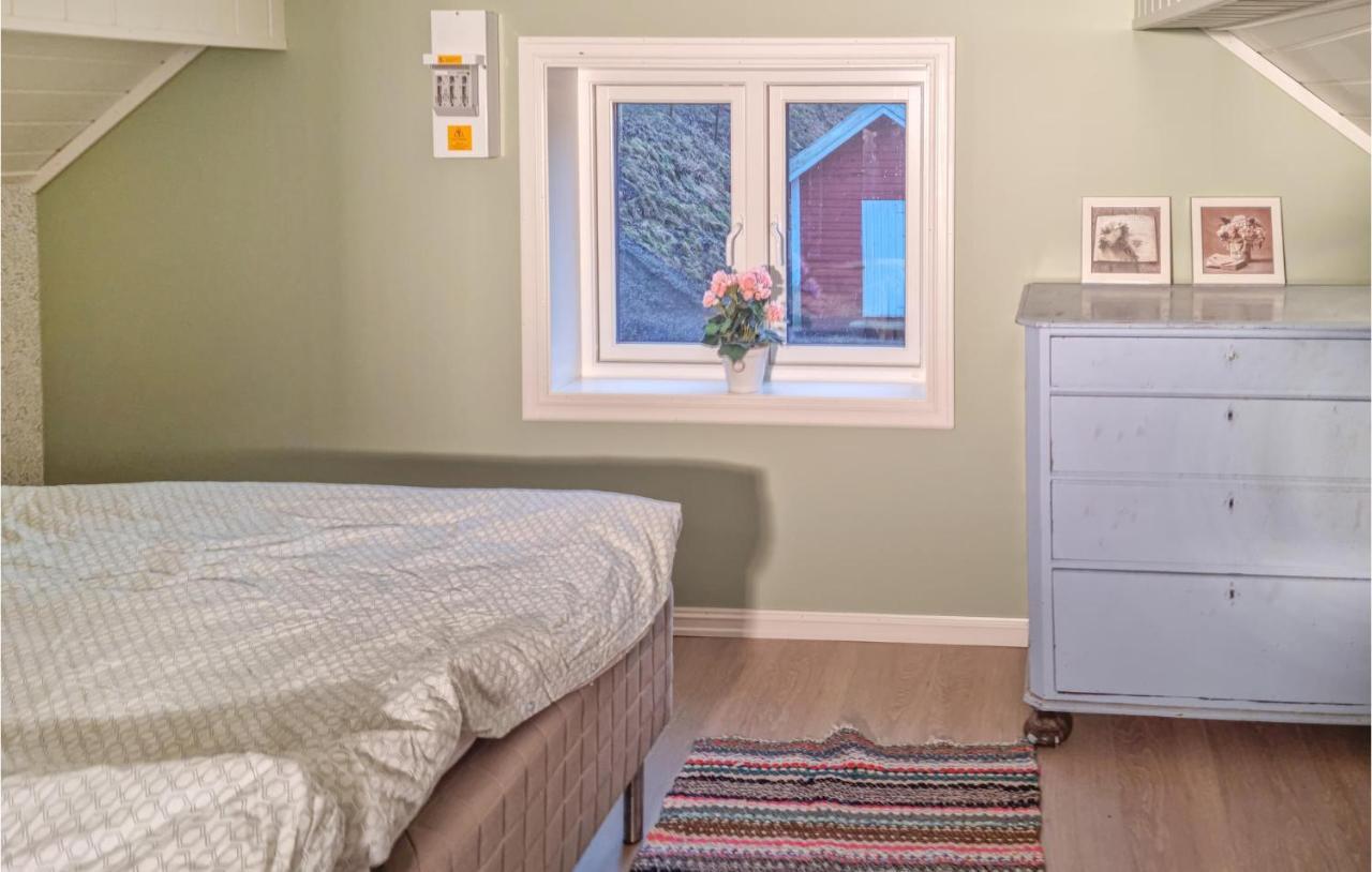 Amazing Home In Hidrasund With Wifi Eide  Room photo