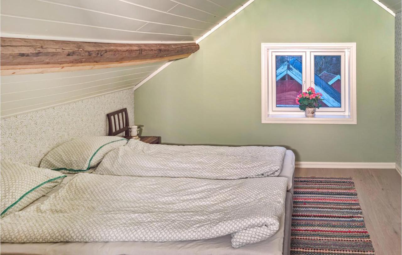 Amazing Home In Hidrasund With Wifi Eide  Room photo